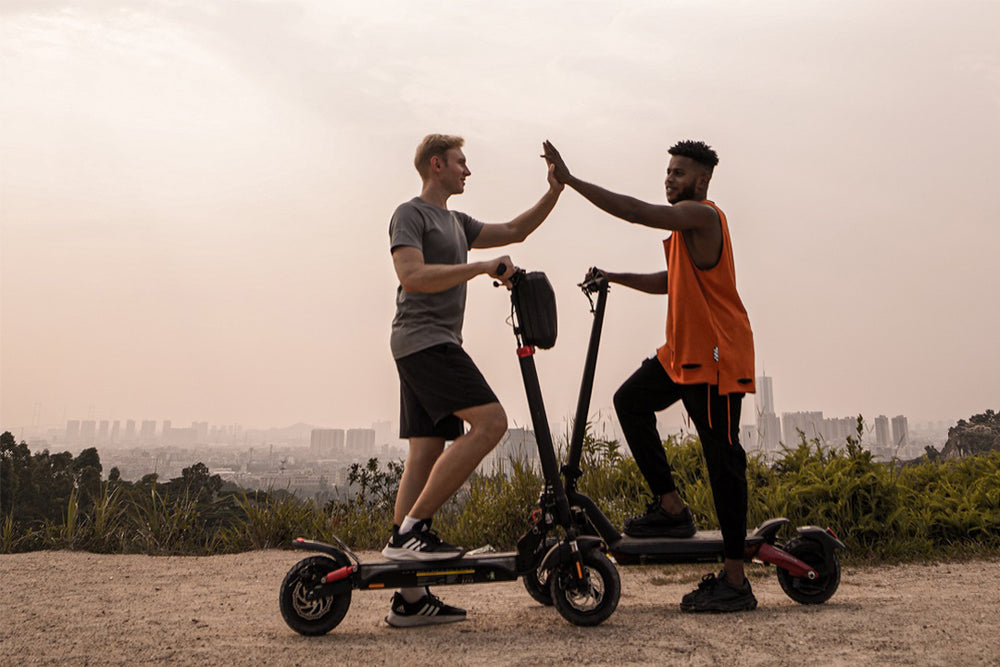 Powerful Performances Of The M2/R3 Electric Scooter | Circooter